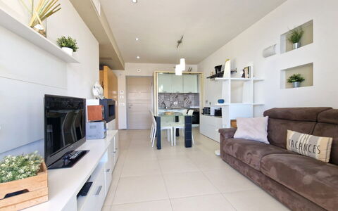 Suite Le Vele: Design Intérieur, Sol, Meubles, Sol, Pièce, Plafond, Appartement, Salon, Télévision, Domicile