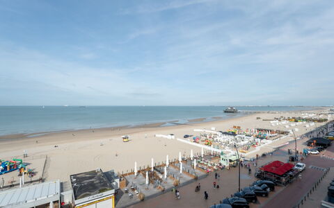 Blankenberge 152: Ciel, Nuage, L'Eau, Plage, Plan D'Eau, Véhicule, Horizon, Voiture, Ville