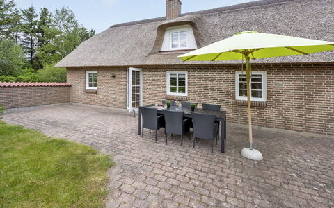 Osmo - 900M from the Sea: Herbe, Prairie, Paysage, Écorégion, Plaine, Communauté Des Plantes, Lot Terre, Mobilier De Jardin, Prairie, Formations Arbustives