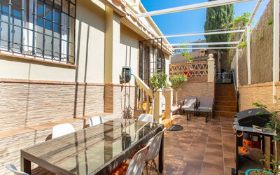 Trinquete House