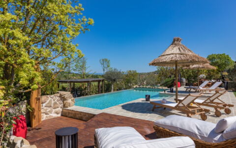 Casa Vacanze Paradiso: L'Eau, Ciel, Propriété, Plante, Bleu Azur, Mobilier De Jardin, Arbre, Ombre, Loisir, Paysage