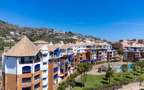 Mirador Galera Playa Free Padel: Ciel, Bâtiment, Plante, Propriété, Fenêtre, Bleu Azur, Maison, Design Urbain, Arbre, Nuage