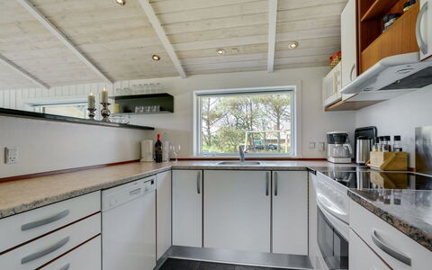 Thove - 600M from the Sea: Cuisine, Comptoir, Sol, Appareil De Cuisine, Principaux Appliance, Bois, Design Intérieur, Plafond, Cabinetry, Électroménager
