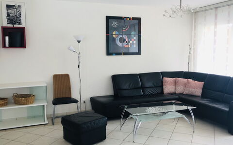 Edelweiss C: Meubles, Cadre, Table, Canapé, Bois, Design Intérieur, Sol, Bâtiment, Sol