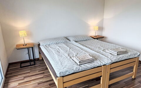 Luxenweid: Lit, Sol, Chambre, Sol, Literie, Drap De Lit, Design Intérieur, Bois, Meubles, Parquet