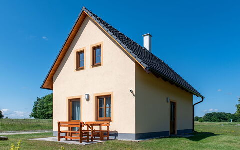 Cilka 2: Ciel, Bâtiment, Plante, Propriété, Fenêtre, Lot Terre, Maison, Arbre, Chalet, Ombre