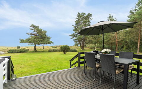 Lycka - 3Km from the Sea: Appartement, Ombre, Balcon, Chaise, Clôture, Mobilier De Jardin, Aluminium, Gazon Artificiel