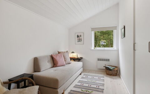 Lycka - 3Km from the Sea: Meubles, Design Intérieur, Sol, Canapé, Sol, Mur, Bois, Salon, Plafond, Pièce