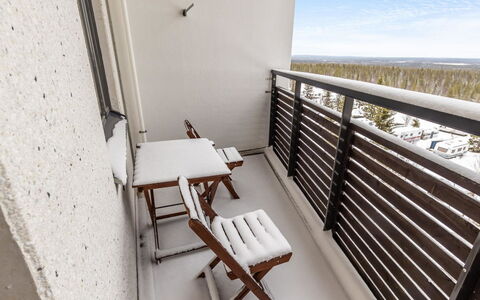 Nordic Chalet 9402: Piscine, Recours, Mobilier De Jardin, Conception, Ombre, Aménagement Paysager, Hôtel, Caractéristique De L'Eau, Eco Hôtel