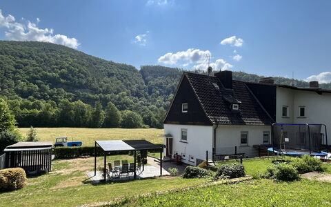 Familie Zinser: Nuage, Ciel, Plante, Écorégion, Montagne, Bâtiment, Fenêtre, Montagnes, Paysage Naturel, Maison