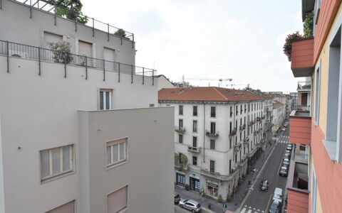 Corso Genova Apartment: L'Eau, Ciel, Bâtiment, Plante, Propriété, Piscine, Bleu Azur, Arbre, Fenêtre, Maison