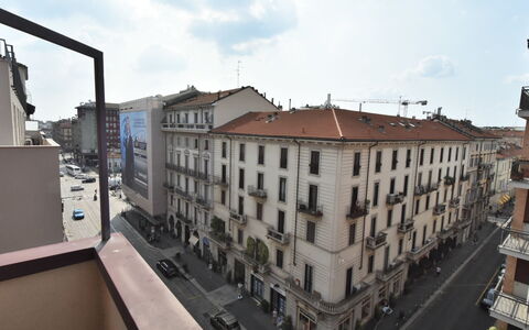 Corso Genova Apartment: L'Eau, Ciel, Bâtiment, Plante, Propriété, Piscine, Bleu Azur, Arbre, Fenêtre, Maison