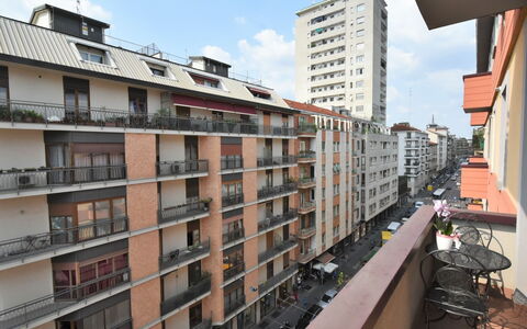 Corso Genova Apartment: L'Eau, Ciel, Bâtiment, Plante, Propriété, Piscine, Bleu Azur, Arbre, Fenêtre, Maison