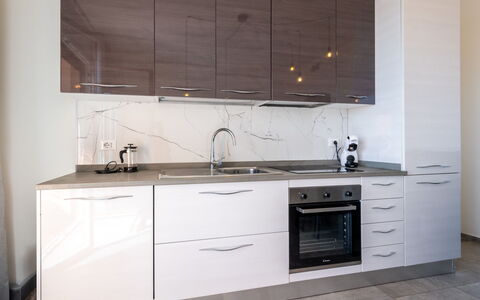 Casa Clio: Cabinetry, Comptoir, Cuisine, Sol, Meubles, Bois, Appareil De Cuisine, Tiroir, Design Intérieur, Domicile