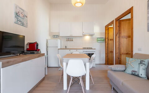 Il Faro Blu: Meubles, Table, Bâtiment, Bois, Sol, Sol, Immobilier, Dur, Maison