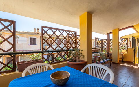 Il Faro Blu: Table, Propriété, Meubles, Vaisselle, Bleu, Chaise, Bleu Azur, Bois, Design Intérieur, Mobilier De Jardin