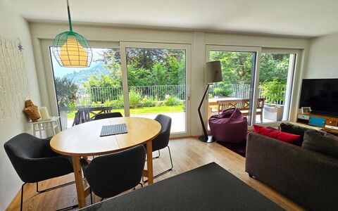 Sonnenbergweg 5: Meubles, Sol, Design Intérieur, Sol, Bois, Chaise, Table, Parquet, Table Cuisine Et Salle A Manger, Pièce