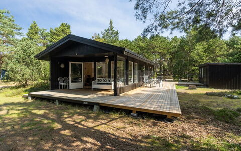 Sofus - 500M from the Sea: Bois, Domicile, Chalet, Lot Terre, Porte, Ombre, Porche, Biens, Matériau Naturel, Batiments Jardin