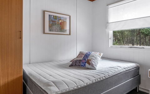Sofus - 500M from the Sea: Chambre, Lit, Drap De Lit, Linge, Literie, Design Intérieur, Sol, Cadre De Lit, Matelas