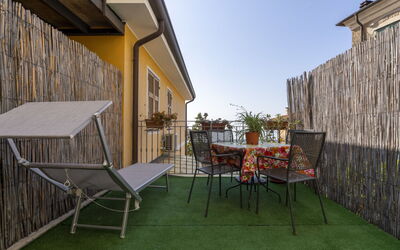 Cantina 619.2: Nuage, Plante, Ciel, Bâtiment, Jour, Propriété, Fenêtre, Arbre, Maison, Lot Terre
