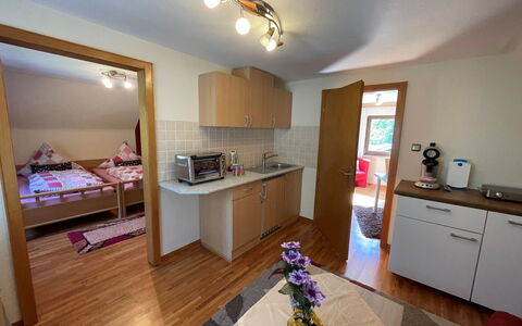 Kleeblatt: Cabinetry, Meubles, Comptoir, Propriété, Bois, Cuisine, Fleur, Tiroir, Design Intérieur, Sol