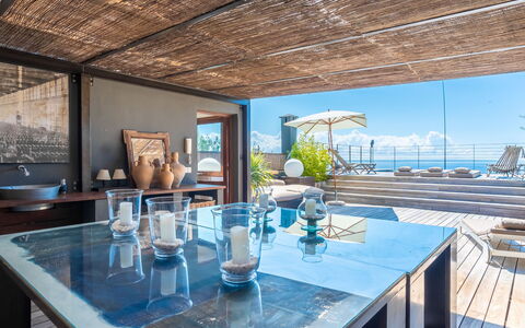 Vistamar: L'Eau, Meubles, Table, Vaisselle, Chaise, Bleu Azur, Ciel, Design Intérieur, Mobilier De Jardin, Sol