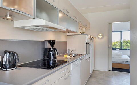 Marinus - 100M from the Sea: Cuisine, Comptoir, Design Intérieur, Appareil De Cuisine, Principaux Appliance, Sol, Meubles, Cabinetry, Plafond, Sol