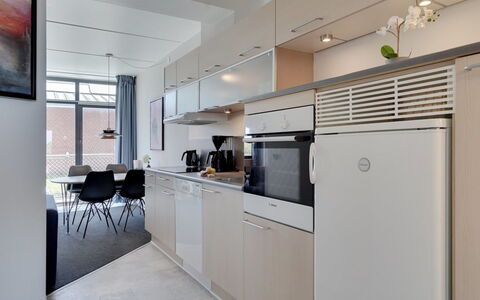 Marinus - 100M from the Sea: Cuisine, Cabinetry, Design Intérieur, Principaux Appliance, Comptoir, Appareil De Cuisine, Sol, Électroménager, Plafond, Sol