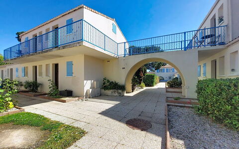 Les Palatines: Meubles, Mer, Chaise, Ombre, Balcon, Mobilier De Jardin, Eco Hôtel, Côte, Plate-Forme, Tache De Bois