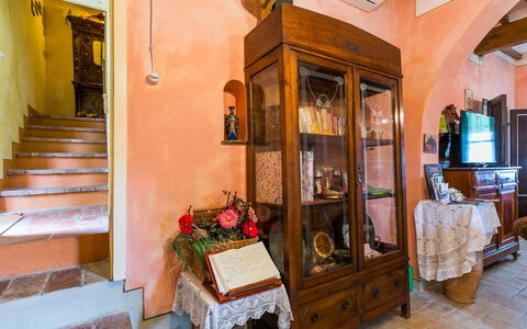 Montaione 620: Propriété, Cadre, Bois, Bâtiment, Sol, Cabinetry, Immobilier, Sol, Fleur