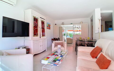 Le Chaville: Appartement, Condominium, L'Hiver, Village De Montagne, Neige