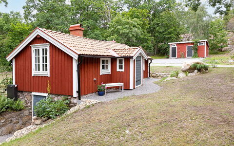 Jennys: Plante, Propriété, Fenêtre, Bâtiment, Ciel, Arbre, Maison, Lot Terre, Bois, Chalet