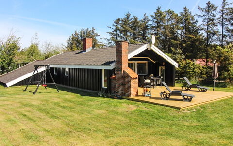 Weland - 800M from the Sea: Toit, Domicile, Porte, Chalet, Ombre, Siding, Cour, Biens, Arrière-Cour