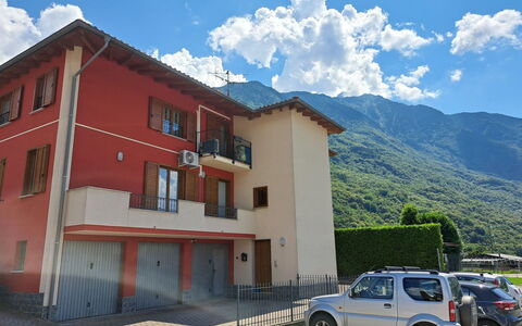Delebio Terrace Apartment: Nuage, Ciel, Roue, Bâtiment, Fenêtre, Véhicule, Voiture, Véhicule À Moteur, Maison