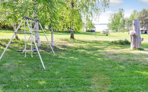 Ateljee: Lit, Meubles, Chambre, Design Intérieur, Literie, Drap De Lit, Sol, Bois, Sol, Pièce