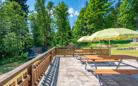 Anenské Údolí: Ciel, Plante, Propriété, Nuage, Arbre, Ombre, Paysage Naturel, Bois, Mobilier De Jardin, Extérieur Banc