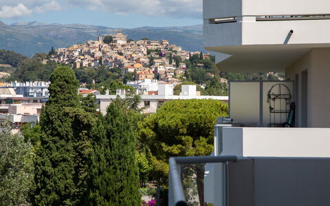 Rive de Cagnes: Ciel, Nuage, Plante, Arbre, Architecture, Lot Terre, Ombre, Paysage, Immobilier, Zone Rurale