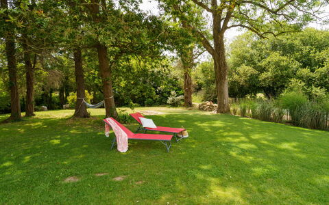 Penhors: L'Eau, Ciel, Table, Meubles, Propriété, Chaise, Bleu Azur, Tableau De Plein Air, Mobilier De Jardin, Vaisselle
