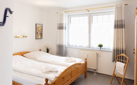 Koserow 185: Lit, Meubles, Chambre, Literie, Design Intérieur, Drap De Lit, Mur, Bois, Plafond, Sol