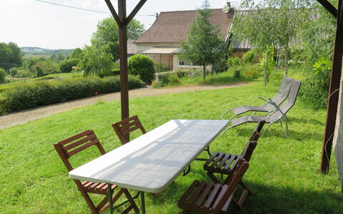 Rillettes: Meubles, Table, Plante D'Appartement, Plante, Bâtiment, Fenêtre, Design Intérieur, Salon, Sol, Sol