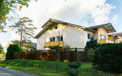Koserow 211: Nuage, Ciel, Plante, Bâtiment, Propriété, Fenêtre, Maison, Arbre, Lot Terre, Herbe