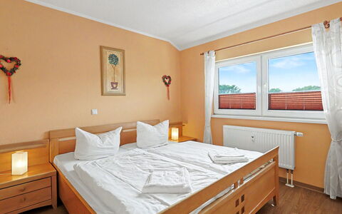 Zinnowitz 104: Meubles, Bois, Design Intérieur, Chambre, Lit, Drap De Lit, Plafond, Literie, Cadre De Lit, Pièce