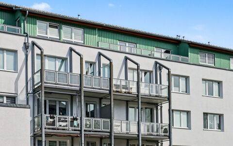 Zinnowitz 104: Façade, Appartement, Zone Résidentielle, Design Urbain, Composite, Balcon, Métal, Condominium, Balustrade, Peindre
