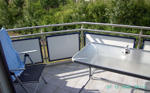 Preiss: Ombre, Arbre, Composite, Mobilier De Jardin, Rectangle, Toit, Herbe, Paysage, Métal, Bâtiment