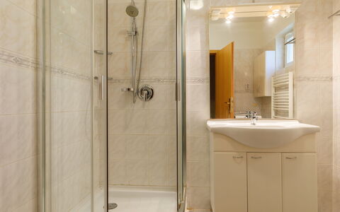 Amelia: Miroir, Luminaire Plomberie, Porte De Douche, Robinet, Tete De Douche, Évier, Salle De Bains, Douche, Bar De Douche