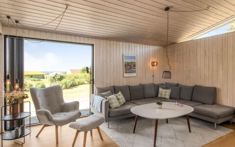 Liesel - 700M from the Sea: Meubles, Sol, Design Intérieur, Bois, Sol, Canapé, Salon, Plafond, Parquet, Table