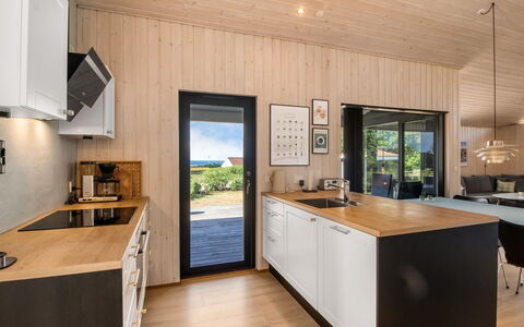 Liesel - 700M from the Sea: Bois, Cuisine, Meubles, Sol, Comptoir, Design Intérieur, Domicile, Sol, Parquet, Table Cuisine Et Salle A Manger
