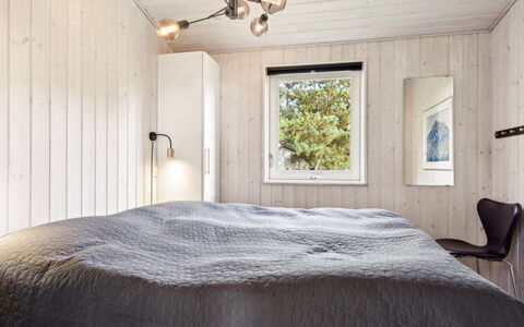 Liesel - 700M from the Sea: Chambre, Design Intérieur, Bois, Plafond, Lit, Sol, Luminaire, Meubles, Sol, Drap De Lit