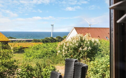 Liesel - 700M from the Sea: Ciel, Lot Terre, Lumière Du Soleil, Aménagement Paysager, Pelouse, Ombre, Eco Hôtel, Cour, Balcon, Villa