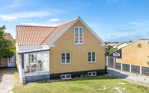 Rosabel - 1Km from the Sea: Herbe, Maison, Toit, Domicile, Chalet, Arbuste, Lot Terre, Zone Rurale, Ferme, Couverture De Sol